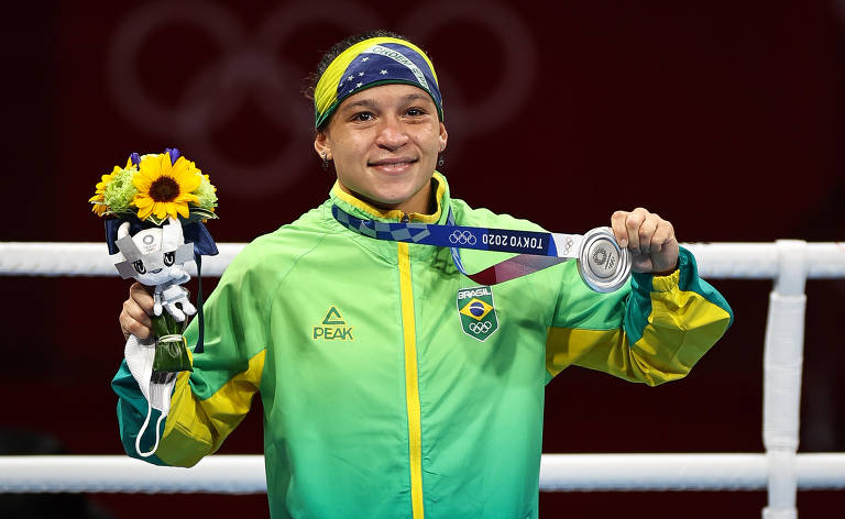 Bia Ferreira fica com a medalha de prata no boxe