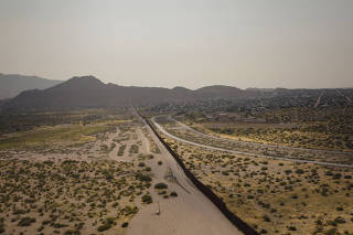 The border wall separating Ciudad Jurez, Mexico, and Sunland Park, N.M., July 21, 2021. (Adria Malcolm/The New York Times)