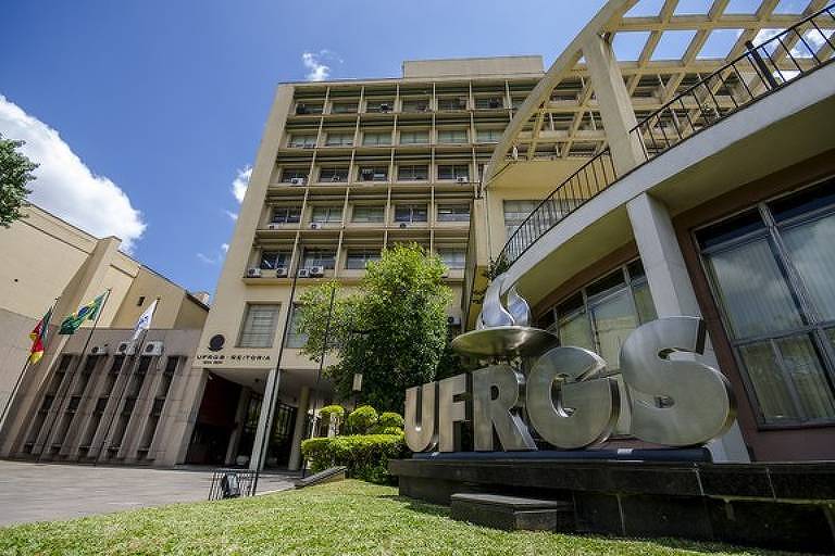Prédio da reitoria da UFRGS (Universidade Federal do Rio Grande do Sul)