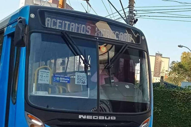 Motorista é demitido por zoar Palmeiras em letreiro de ônibus