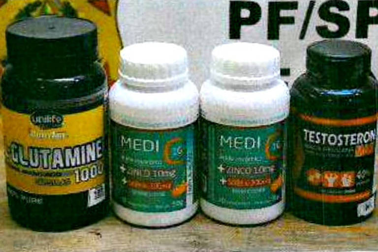 Frascos de suplementos alimentares utilizados para o transporte da cocaína.