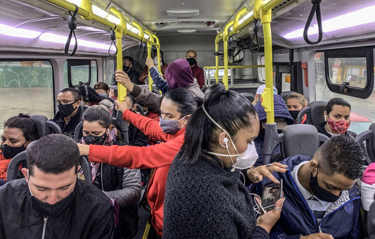 Reajuste da tarifa de ônibus é adiado para 2022 em São Paulo
