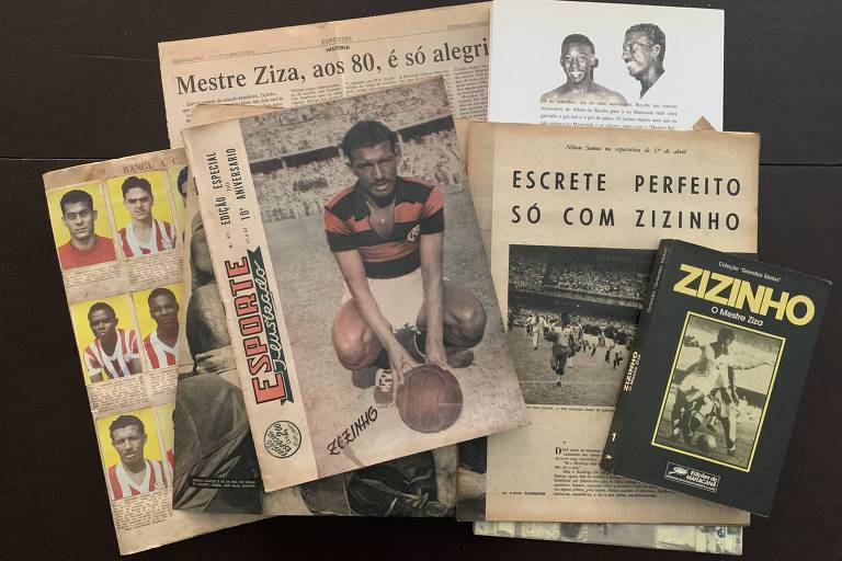 Revistas, livros, jornal e álbum de figurinhas com momentos distintos da carreira de Zizinho