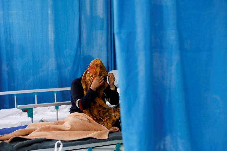Paciente recebe tratamento em hospital em Cabul