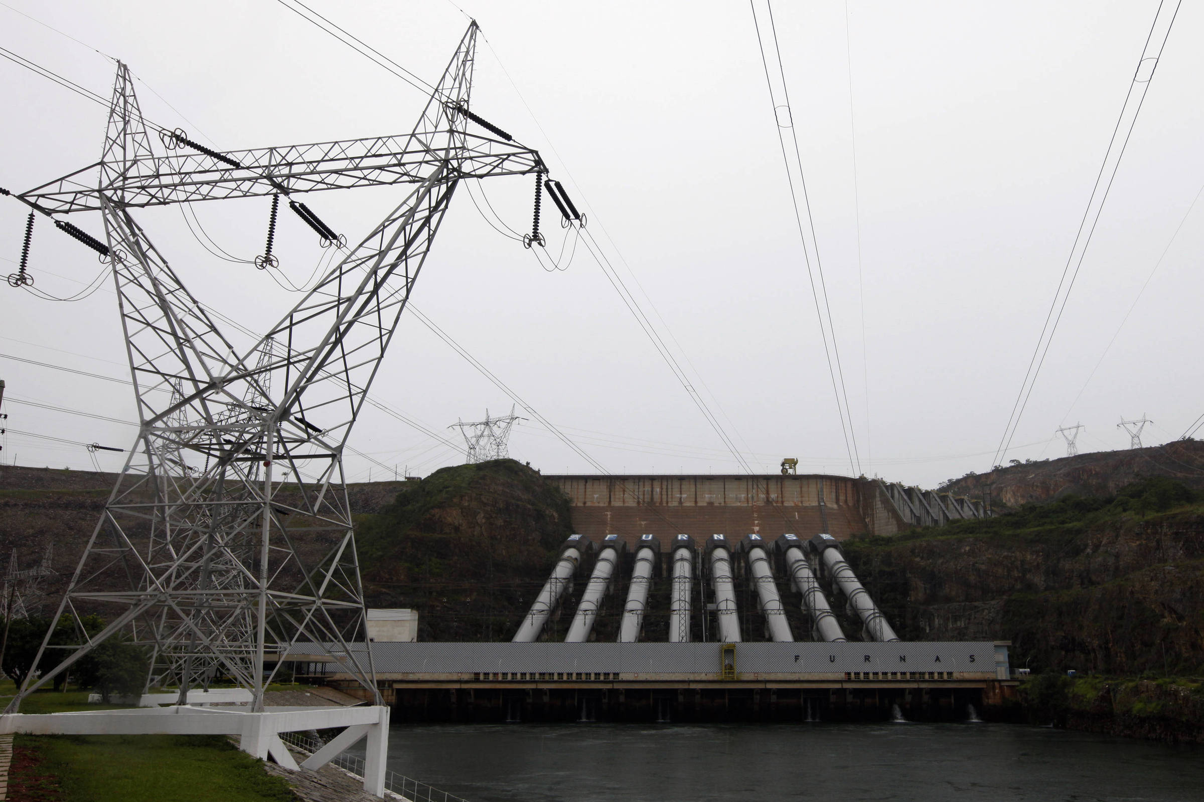 Justiça nega liminar e mantém leilão de capacidade de energia