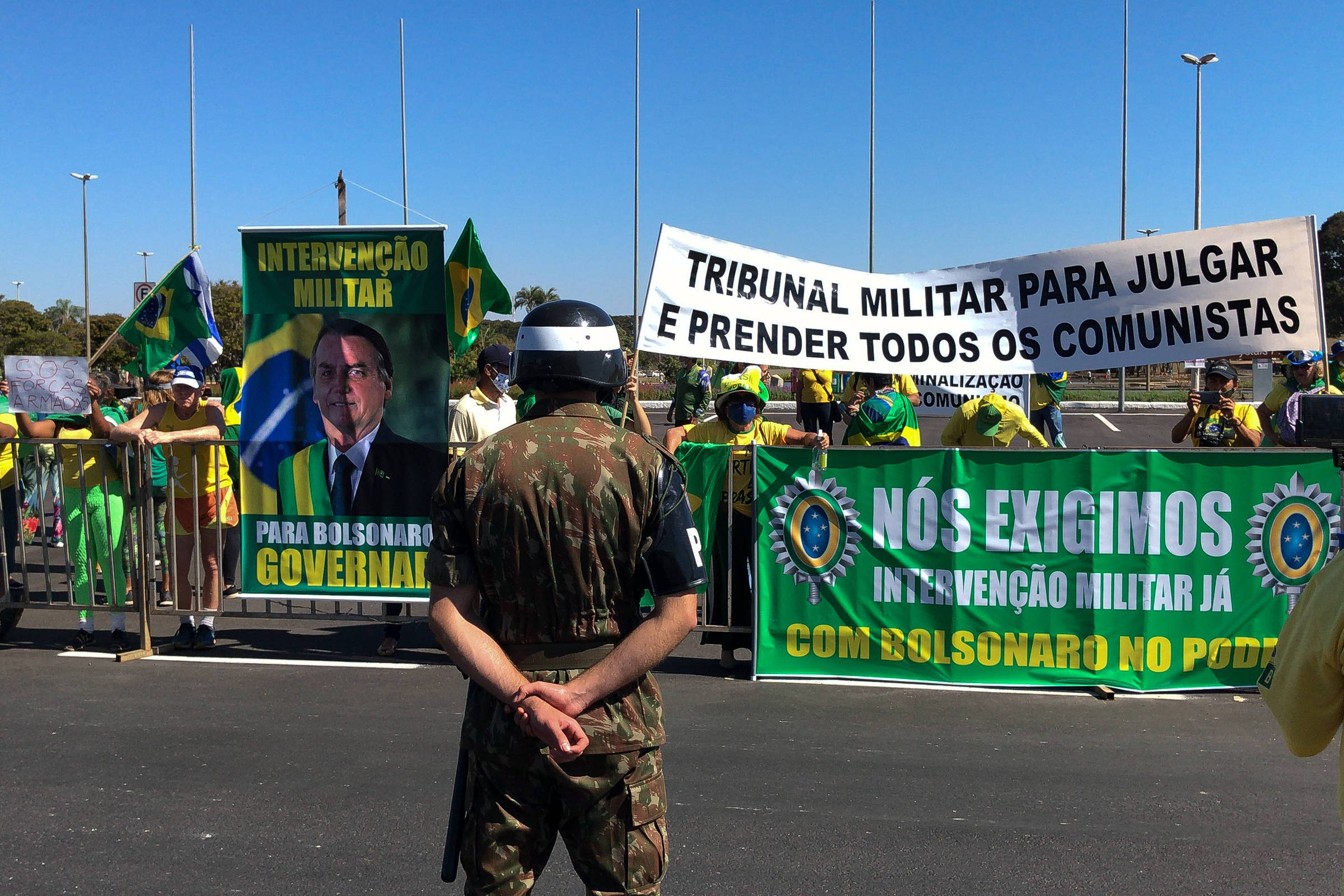 Apoiadores do Exército Brasileiro
