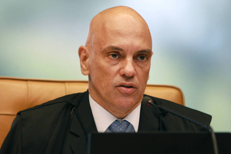 Moraes bloqueia Pix para ato de 7 de setembro e proíbe investigados de chegar perto do STF