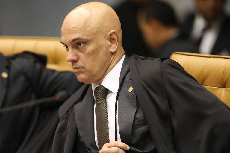 Moraes manda trancar inquéritos contra ex-delegado do caso de interferência de Bolsonaro na PF