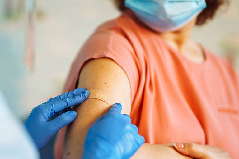 Covid-19: que países aprovaram terceira dose de vacina