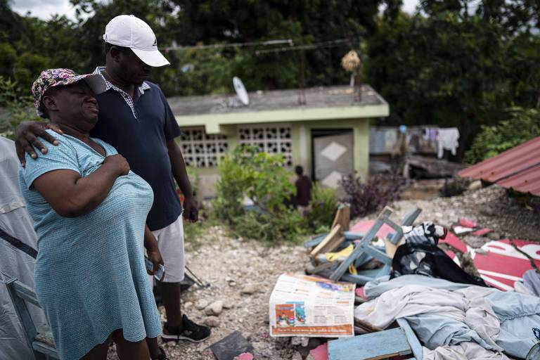 Haiti encontra 24 pessoas vivas entre escombros uma semana após terremoto