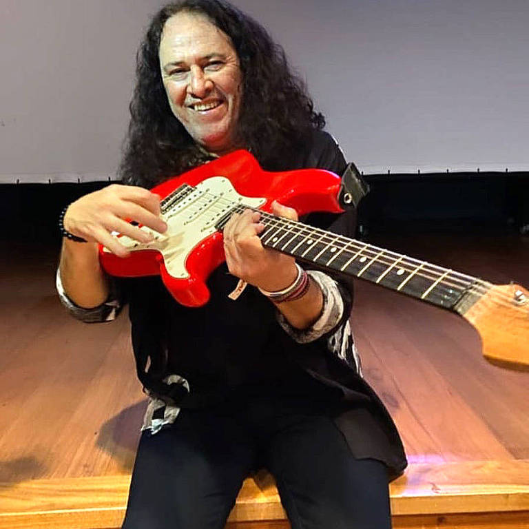 O guitarrista e produtor musical pernambucano Paulo Rafael