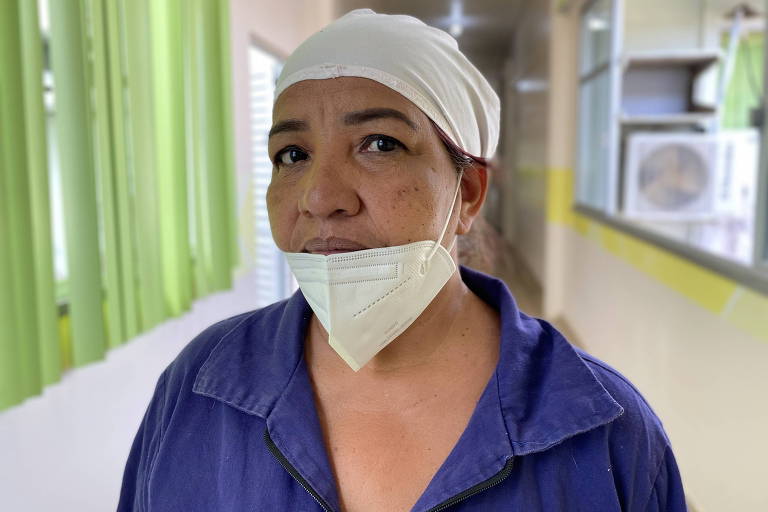 A técnica de enfermagem Regina Célia Diogo, 53, foi hospitalizada por 10 dias e perdeu dois familiares para a Covid-19 
