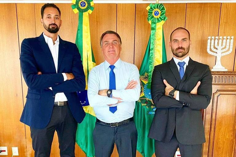 'Tudo é homofobia, tudo é feminismo', ironiza Bolsonaro sobre punição a Maurício Souza