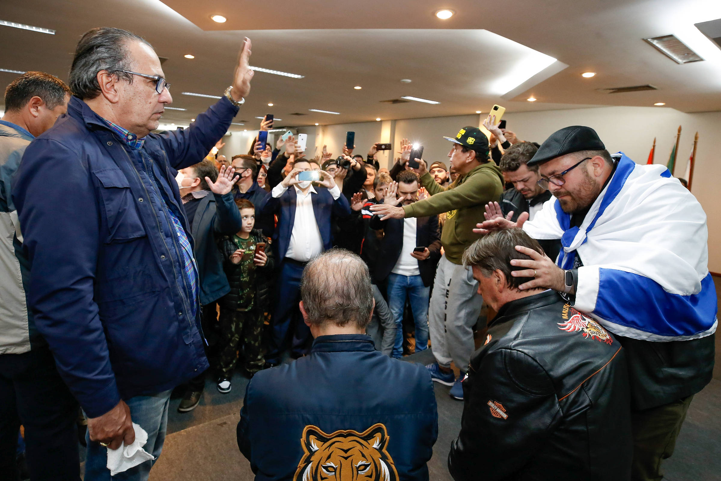 Bolsonaro leva Edir Macedo e Silvio Santos para desfile da Independência -  Estadão