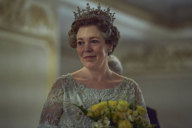 A atriz Olivia Colman no papel da rainha Elizabeth 2ª em cena da quarta temporada de "The Crown"