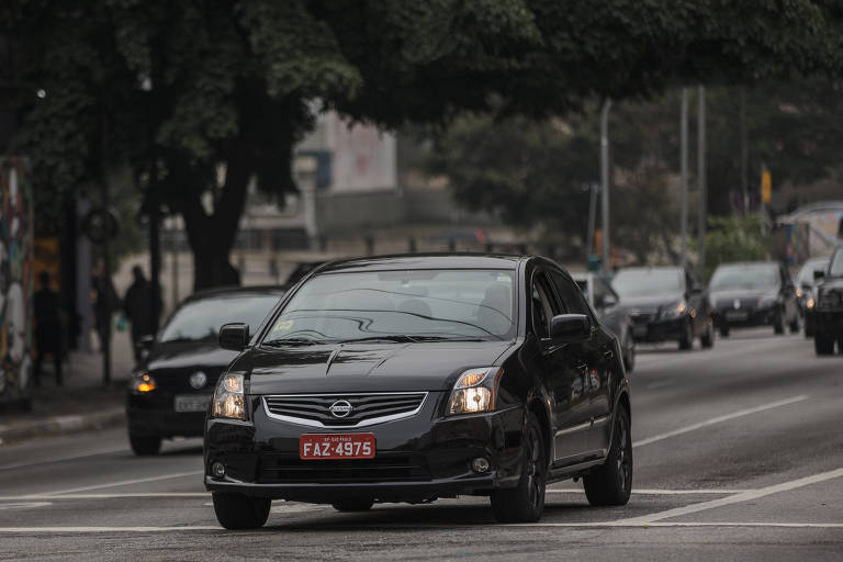 Justiça extingue modelo de táxis pretos em SP e obriga a prefeitura a devolver taxas
