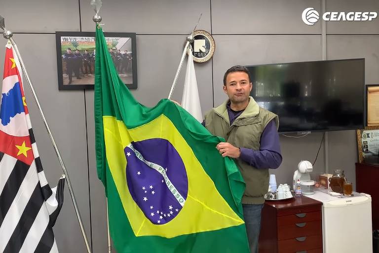 Presidente da Ceagesp, Ricardo Nascimento de Mello Araújo pede que permissionários pendurem bandeiras