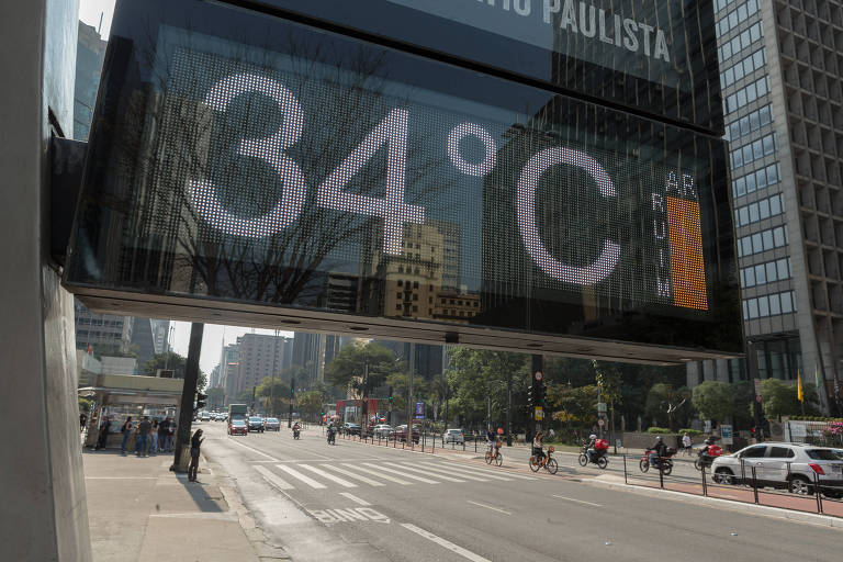 Termômetro na avenida Paulista marca 34ºC