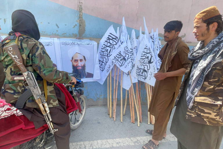 Líder do Talibã é radical ultraconservador, mas grupo hoje é multifacetado