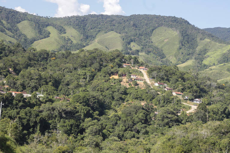 Vista do quilombo Cangume com área de pasto no entorno