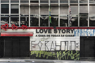 Fim da Love Story que teve falencia decretada em fevereiro. Fotos da fachada  que fica no terreo de predio na rua Araujo nu 232 no centro de Sao Paulo