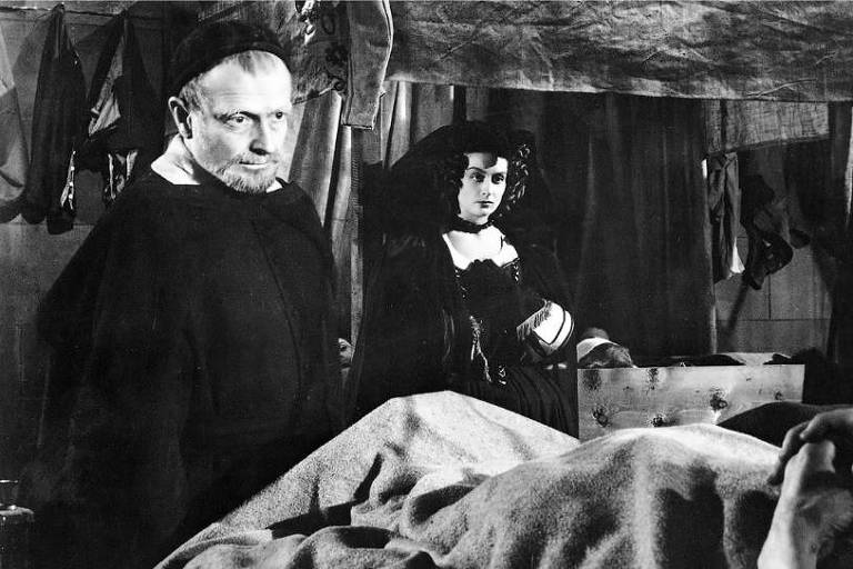 O ator Pierre Fresnay em cena de "O Capelão das Galeras" (1947)