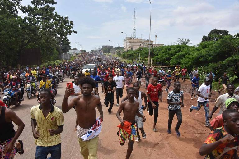 Militares afirmam ter prendido presidente e tomado o poder na Guiné