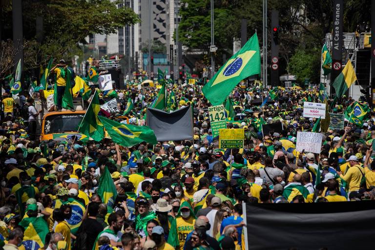 Concentração de manifestantes em apoio ao presidente Bolsonaro na Avenida Paulista, região central de São Paulo