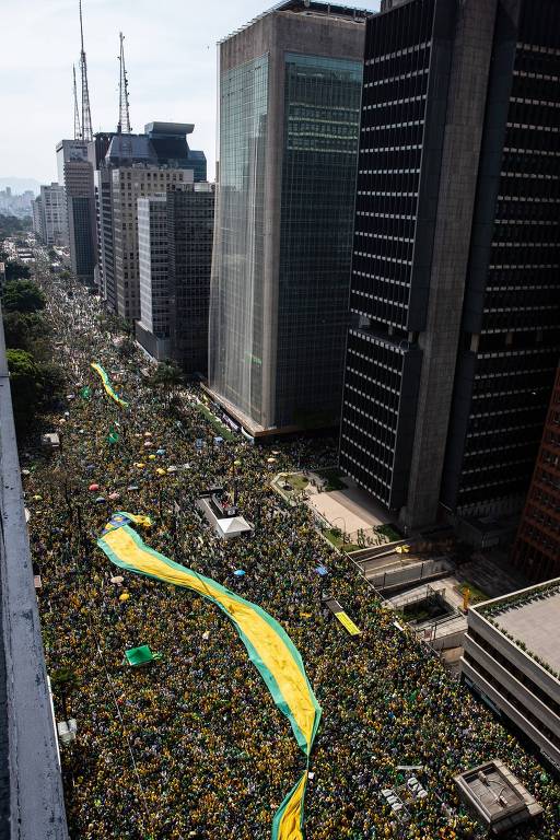 Manifestação em apoio a Bolsonaro na Avenida Paulista, em São Paulo