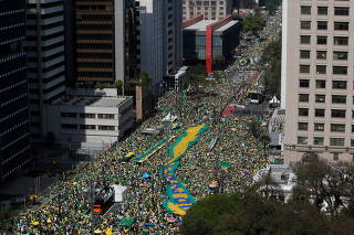 President Bolsonaro supporters march in support of his attacks on the country's Supreme Court, in Sao Paulo