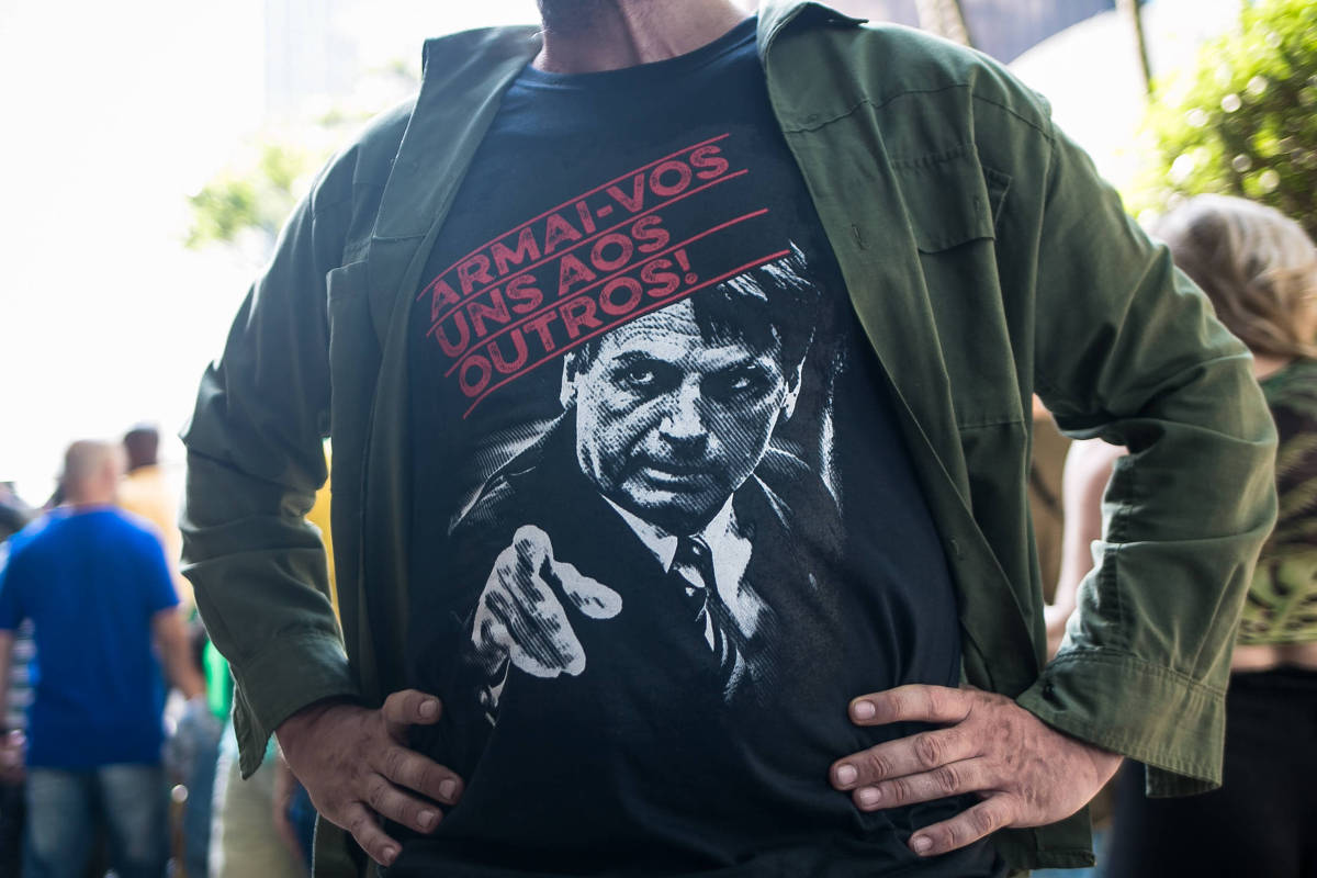 Camisetas 'estética em protesto pró-Bolsonaro - 07/09/2021 - Poder - Folha