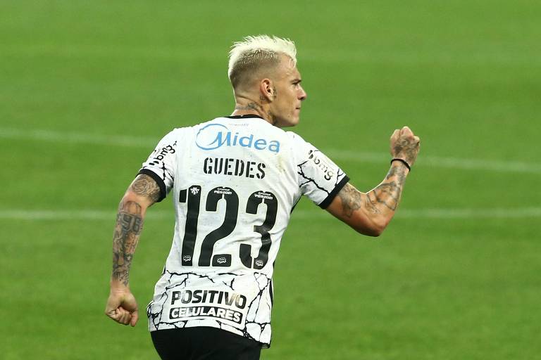 Roger Guedes comemora o gol em sua estreia pelo Corinthians, no empate com o Juventude