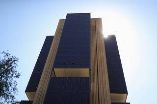 FILE PHOTO: The central bank headquarters building in Brasilia