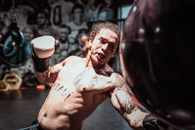 Whindersson Nunes lesiona escápula e bíceps em treino de boxe: 'Azarado'