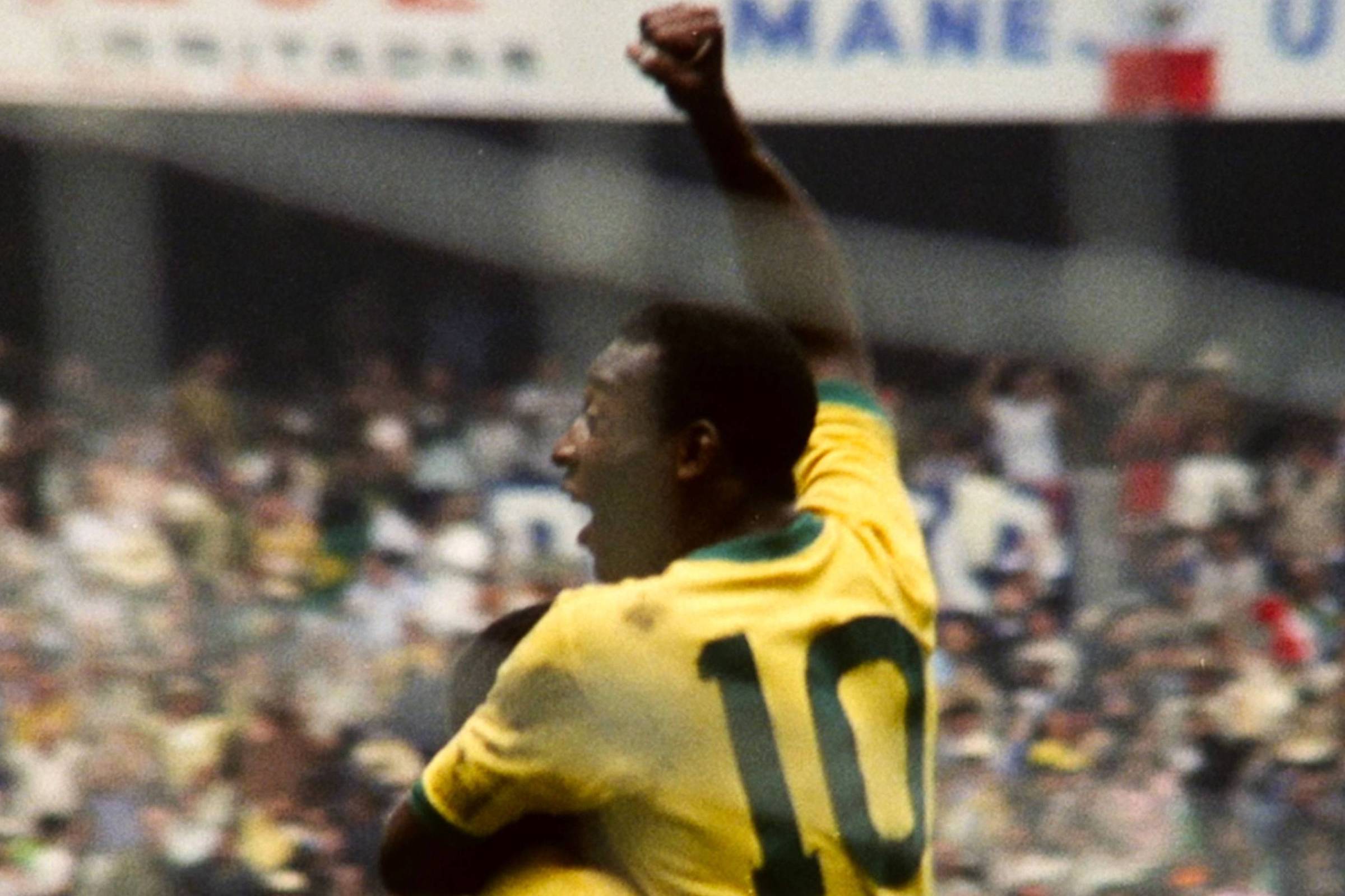 Filmes com Pelé: relembre participações do Rei do Futebol no