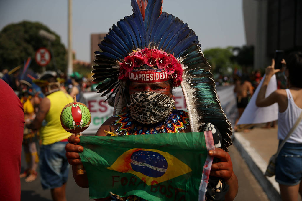 Indígenas de várias etnias participam da 2ª Marcha das Mulheres Indígenas