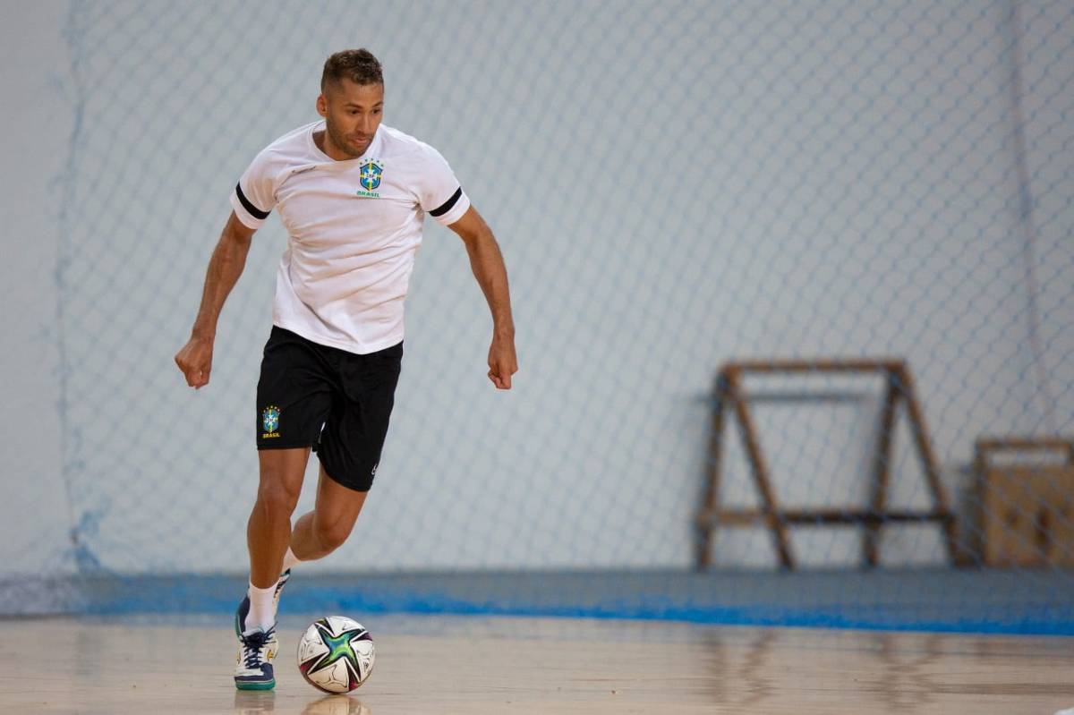 Três brasileiros concorrem ao prêmio de melhor jogador de futsal