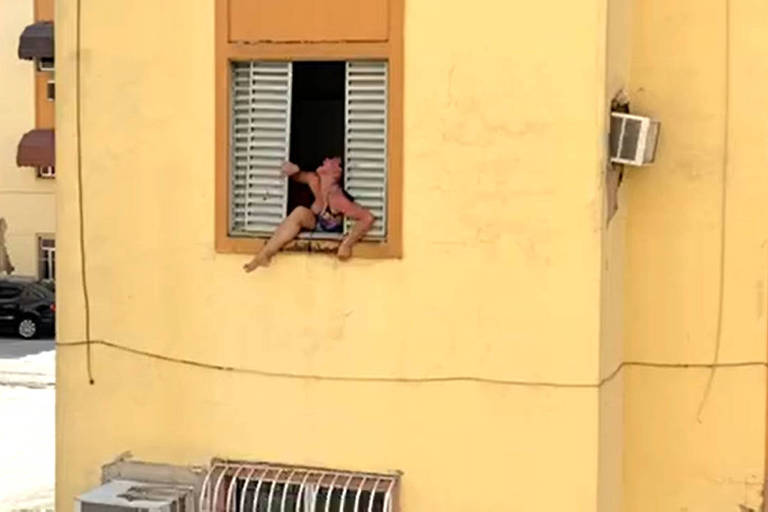 Grávida tenta pular janela de prédio para escapar de agressão de marido; veja vídeo