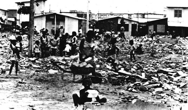 Cena na favela de Paraisópolis, no ano de 1982