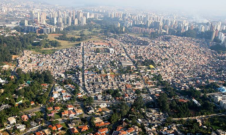 Vista aérea de Paraisópolis em 2006
