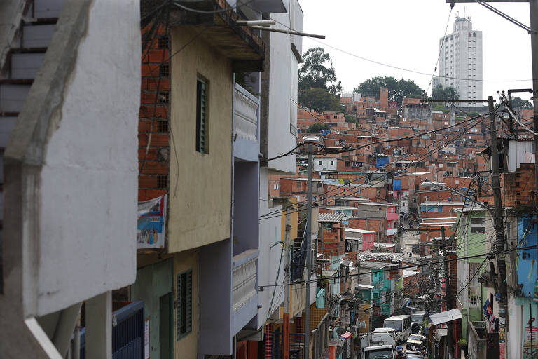 Vista de uma das ruas comunidade de Paraisópolis