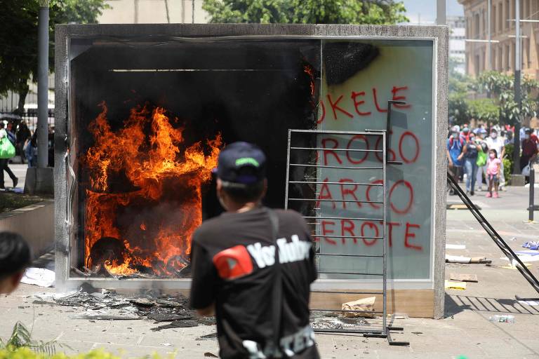 Milhares protestam em El Salvador contra uso de bitcoins e por respeito a Poderes