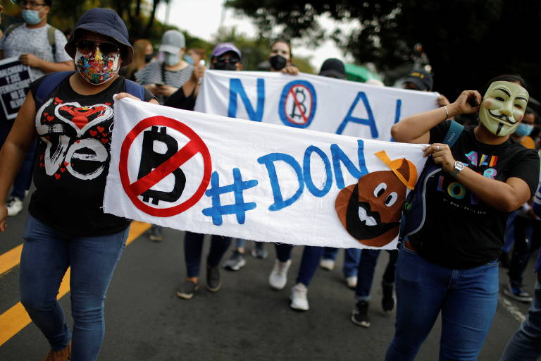Milhares protestam em El Salvador contra uso de bitcoins e por respeito a Poderes