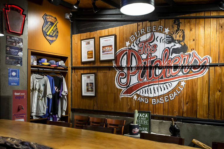 The Pitchers, hamburgueria temática de beisebol, tem tacos, bolas e mais de 200 objetos em SP 