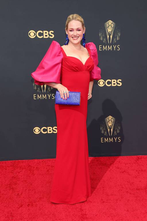 Anya Taylor-Joy diz ter desenhado vestido do Emmy