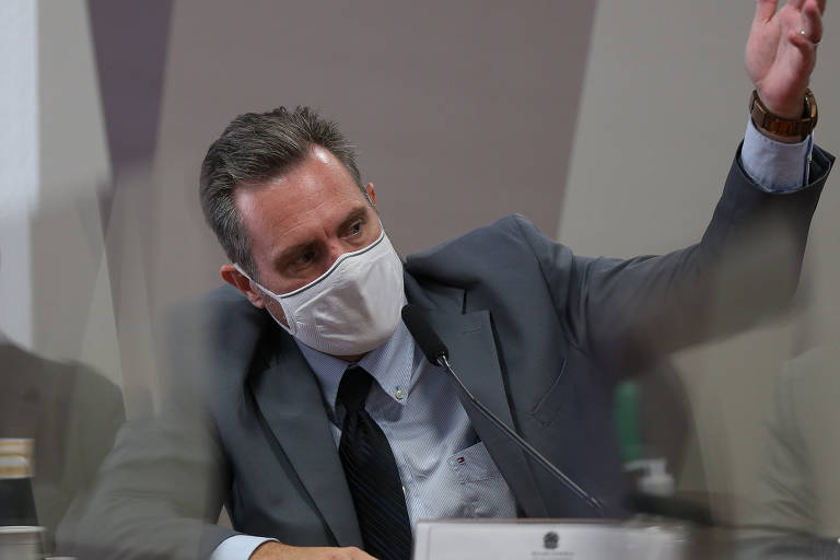 Luiz Paulo Dominguetti Pereira, ligado à empresa Davati Medical Supply, durante depoimento. Ele relatou em entrevista à Folha ter recebido cobrança de propina por parte do Ministério da Saúde durante negociação para compra de vacinas. 