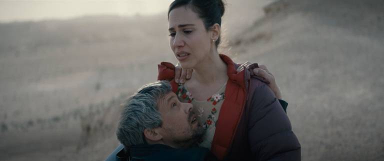 Cena do filme "Aheds Knee", de Nadav Lapid