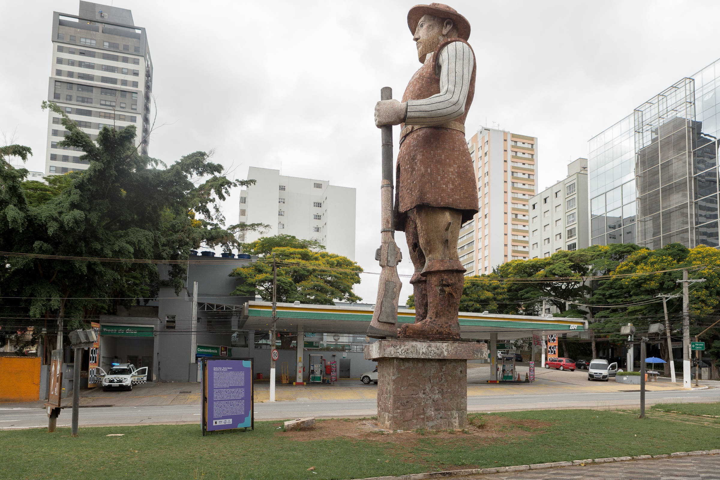 As estátuas também falam