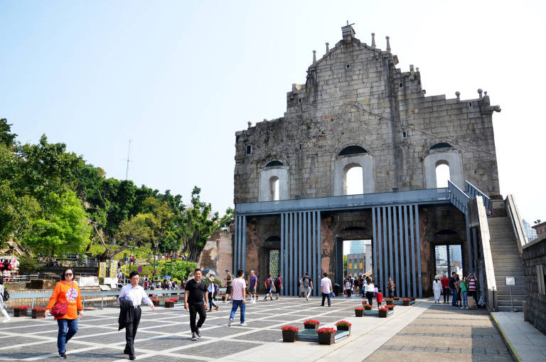 Cassinos em Macau continuam abertos após casos de Covid
