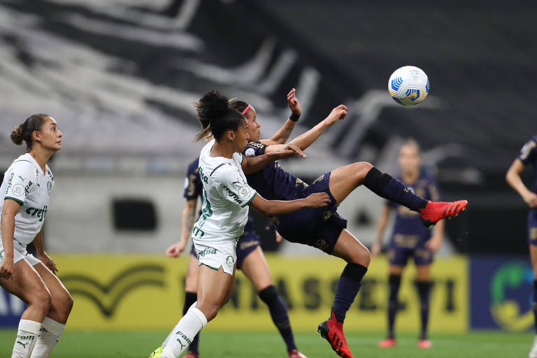 Jogo do Brasil faz maior audiência do futebol feminino na Globo em 3 anos -  16/11/2022 - UOL Esporte